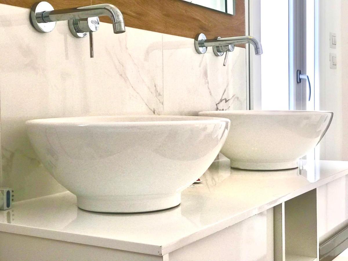Stanza E Bagno Privato, Idromassaggio Con Extra Fee, In Appartamento แฟร์รารา ภายนอก รูปภาพ
