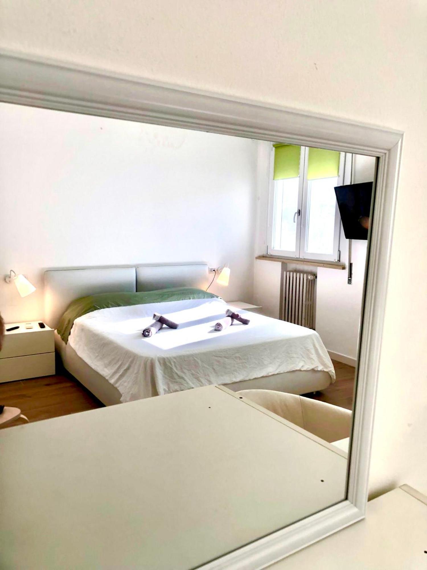 Stanza E Bagno Privato, Idromassaggio Con Extra Fee, In Appartamento แฟร์รารา ภายนอก รูปภาพ