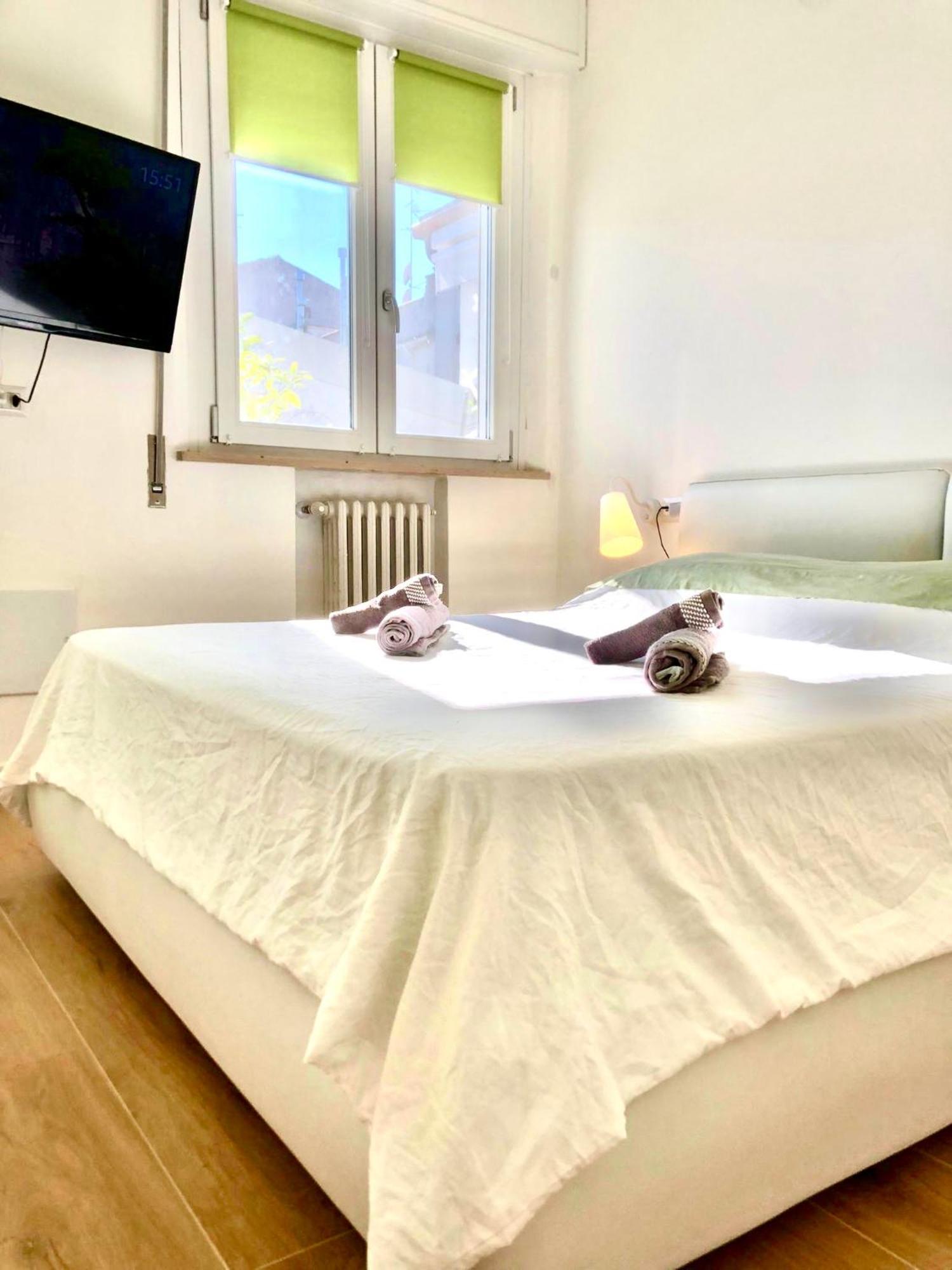 Stanza E Bagno Privato, Idromassaggio Con Extra Fee, In Appartamento แฟร์รารา ภายนอก รูปภาพ